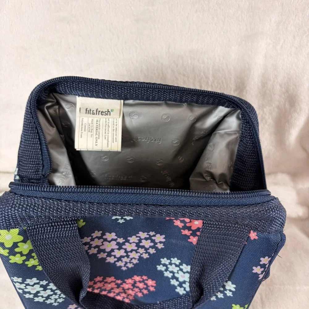 Fit and Fresh lunch cooler Bag Navy blue Multi-color hearts Zippered closure EUC
